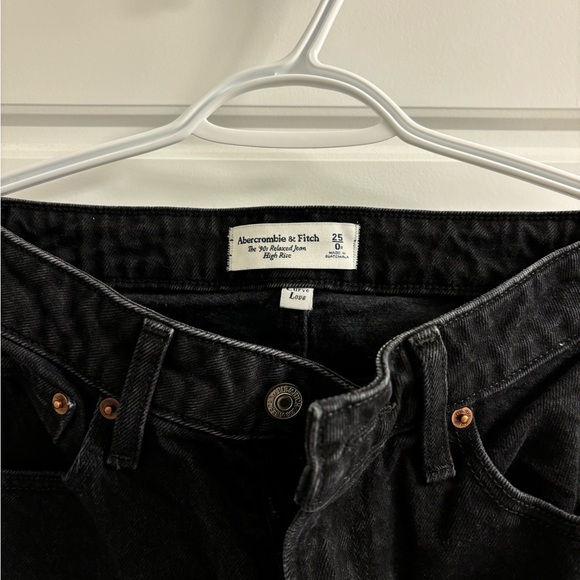 Curve Love High Rise Jeans - Abercrombie and Fitch - Picture 7 of 8